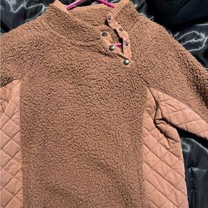 Comfy cute sweater 
rosey pink 
Abercrombie ￼
Size Medium
Only work Once